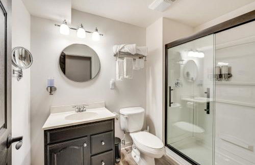 Luxury Prairie Retreat 5 Min from Madison! - Photo 33