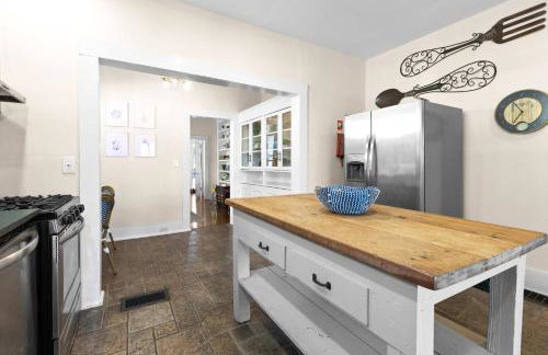 Southern Charmer *HOT TUB *Great Location DT UAB - Photo 41