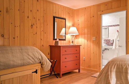 Berkshires Home on 11 Acres with Pond and 2 Fire Pits! - Foto 23