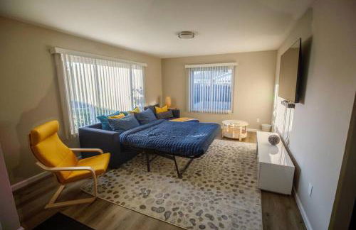 2 private masters, new beds & furniture, sleeps 12 - Photo 7