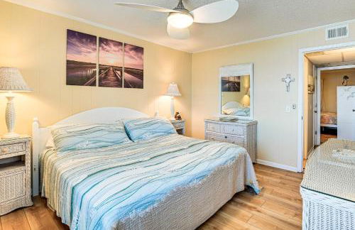 Waterfront Gem with Balcony in Garden City - Foto 10