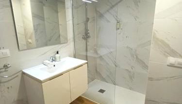 Marynton Boutique - Photo 4, towels, Shower