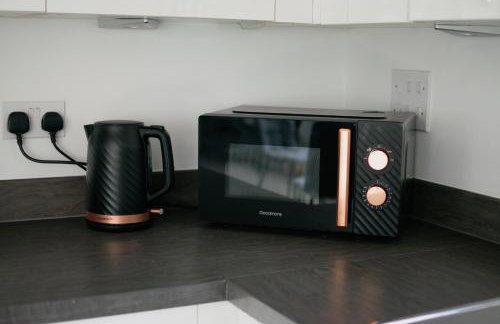 Contractors and Relocators Apt - Long Stay Savings - Fibre Optic Hi-Speed Wi-Fi - Multiple Free Parking Spaces - Netflix - Sleeps 4 - Foto 25