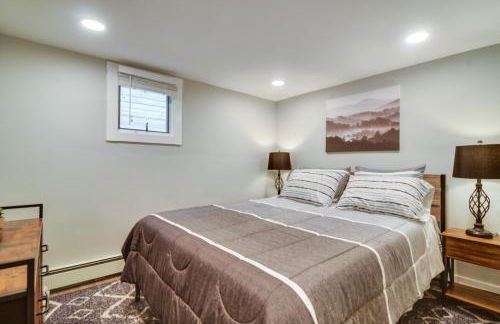 Modern Stark Home with Game Room, Grill and Fire Pit - Foto 17