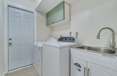 Hey I Am Adriana On The Block Pool BBQ - Foto 21