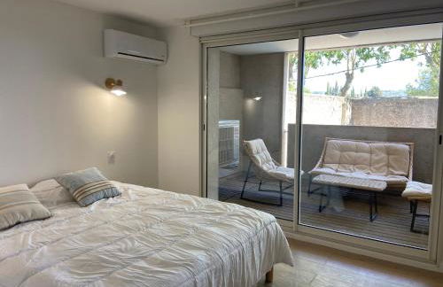 T3 bis bord du canal du midi piscine - Photo 17