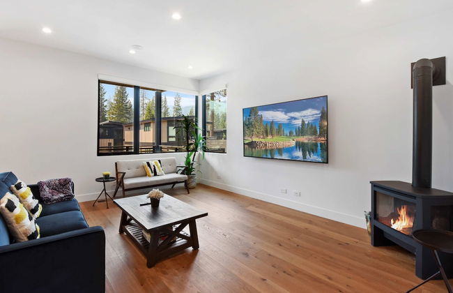 Enjoy Paradise Hot Tub, Bike & Beach Equipment! - Photo 9