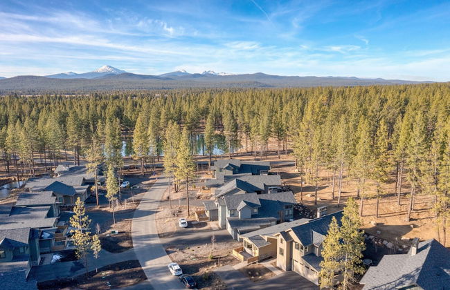 Grand Fir by Avantstay Hot Tub and Firepit - Foto 22