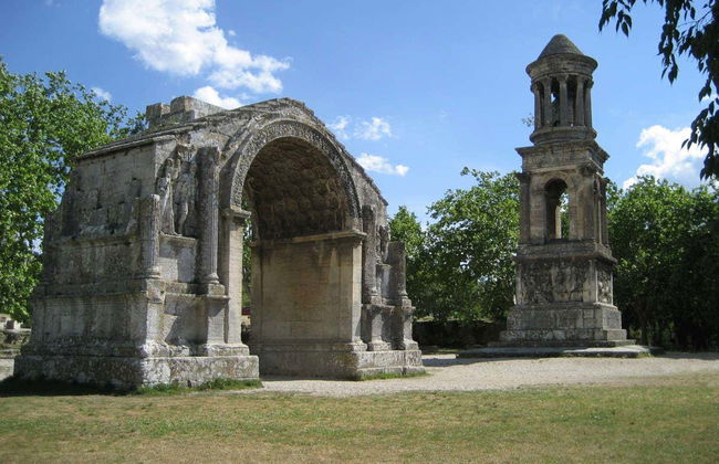 Saint Rémy, Pont du Gard & Les Baux Day Trip - Photo 1