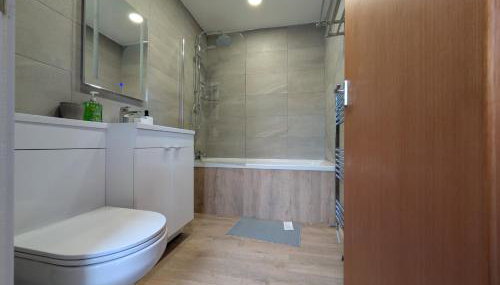 Numero Uno Ensuite 3BR Flat Hot Tub Wifi Parking Contractor and Group Friendly - Foto 5