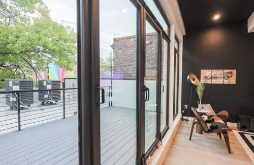 Unit 8 Spacious 2BR Penthouse Sleeps 8 - Photo 10