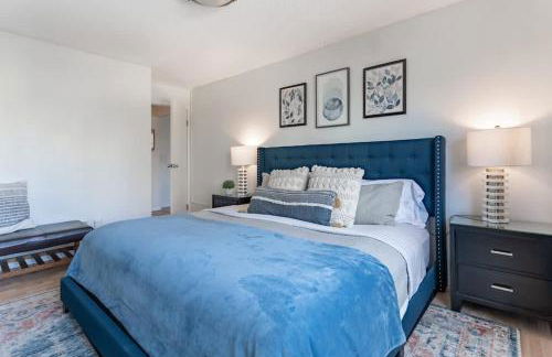 Vibrant Downtown, King Bed, Work Desk & Kitchen - Foto 7