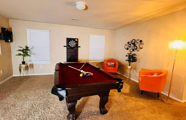Spacious 4BR Home w Game Room Office Backyard - Foto 2