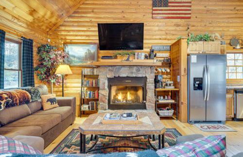 Pet-Friendly Cabin with Loft 5 Mi to Lake Lure! - Foto 1