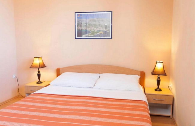 Summerheaven Apartments - Photo 2