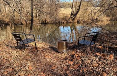 Cabin and Studio By The River - Kayaks, Trails, Gym - Foto 16