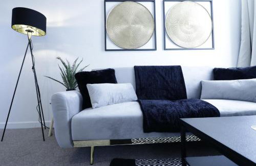 d-Entire 2-Bedroom Apartment in the bustling City Centre WIFI TRAIN & BUS STATION - Foto 8