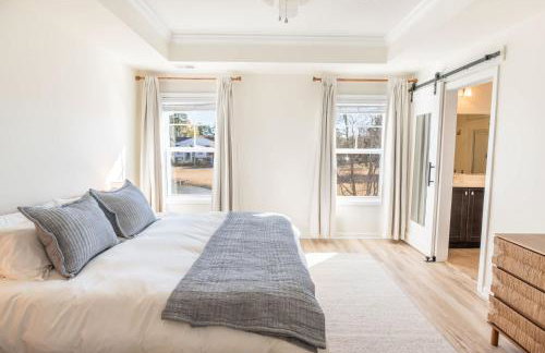 Coastal Retreat & Water Views - Minutes to CHS - Foto 16