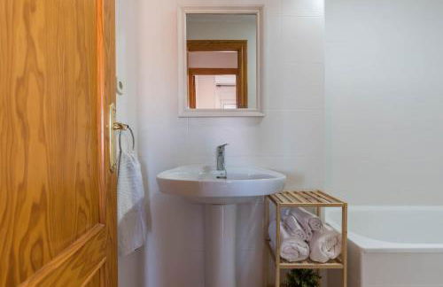 URBANIZACIÓN COPACABANA - La Manga del Mar Menor KM2 - Vistas a Mediterráneo Dormitorio doble y sofá-cama - Foto 28