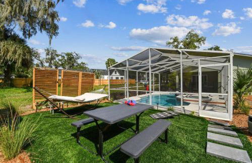 Relaxing Modern Home Sleeps 6 Pool BBQ Firepit - Foto 40