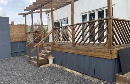 The Plum Tree - 5 luxury modern bedrooms - Photo 12