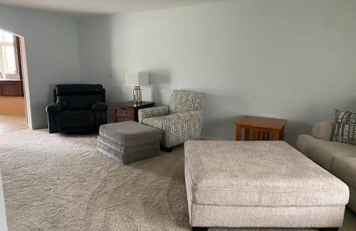 Large home with hot tub in serene wooded setting - Foto 55