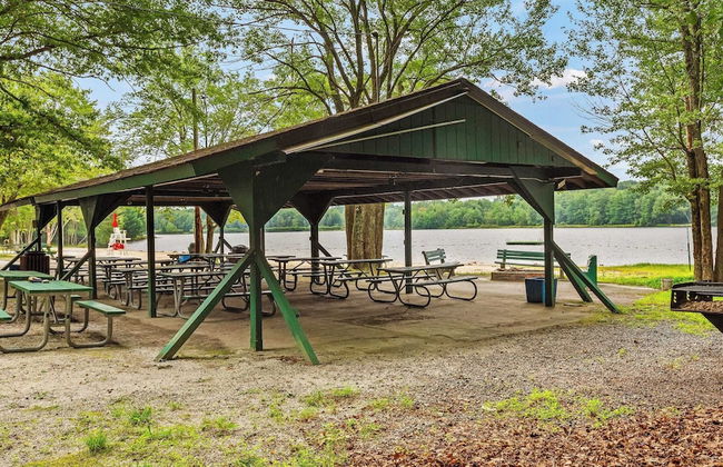 The Nest at Brier Crest by Avantstay Game Room, Expansive Deck & Fire Pit - Photo 41
