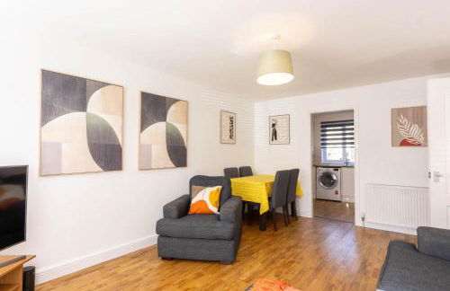 Paisley with Parking & Balcony - Pass the Keys - Foto 10