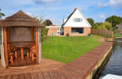 Coots - beautiful property in the heart of Wroxham sits on the waterside - Photo 23