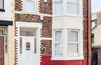 Ursula Sparkle Stays - Foto 25