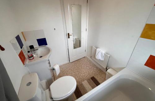 Cosy 2 bedroomed semi detached house - Foto 6