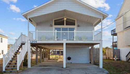 Pets OK Beach Home, Short Walk Beach Access, and Views - Foto 2