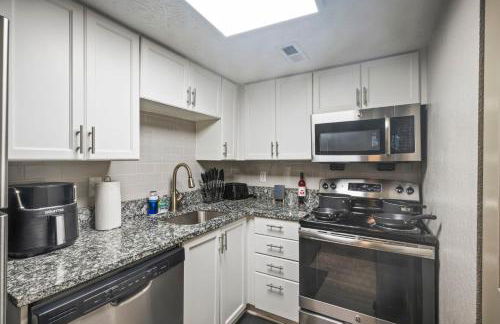 King Bed 5 min walk Truist Park The Battery - Foto 3