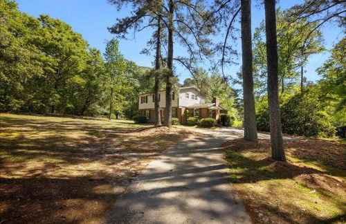 5BR Woodland Retreat on 7 Acres with a Pond - Foto 51