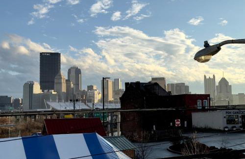 Unique Artsy 2 Bdrm Apt 1.5 mi from Downtown - Foto 33