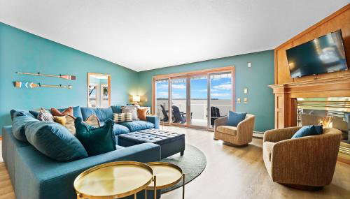 6BR Houghton Lake House with Indoor Pool, Hot Tub and Golf Simulator - Foto 4