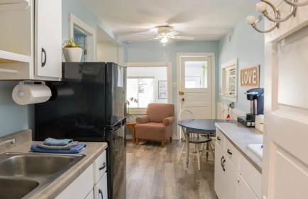 Sister Lake Cottages - Unit 4 - Photo 8