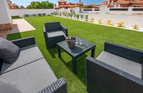 PRIMERA LUXURY HOUSE - Photo 15