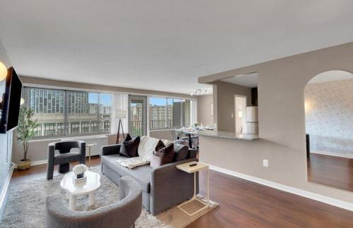 Large 3 bedroom Family Suite, Private Balcony, 5 min to DCA, Gym, Pool and more! - Foto 25