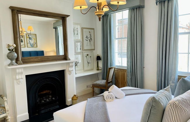 Dolls House - Luxury Townhouse - From 400 Per Night - Photo 51