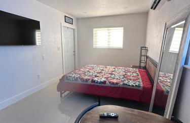 Miramar's Studio - Photo 10