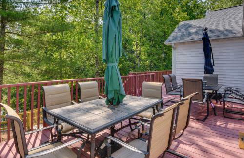 South Carolina Retreat with Fireplace and Lake Access! - Foto 25