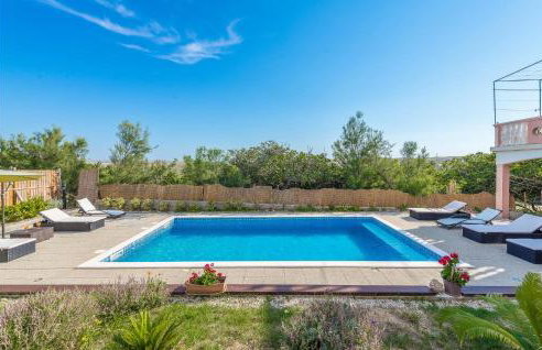 Gorgeous Apartment In Stara Vas - Photo 10