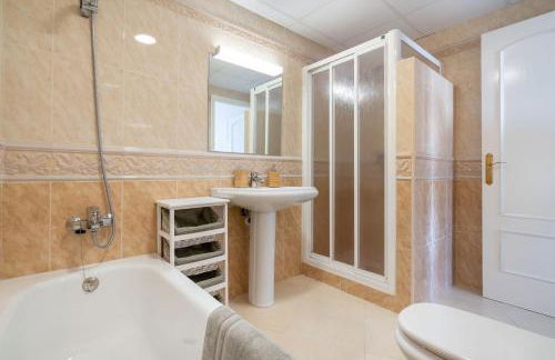 Chalet con vistas al mar y piscina - Foto 6