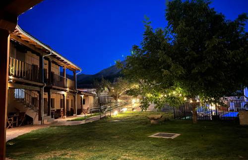 APARTAMENTOS DOÑA JIMENA DEL AMBROZ 4 Estrellas complejo único en el centro del pueblo - Foto 16