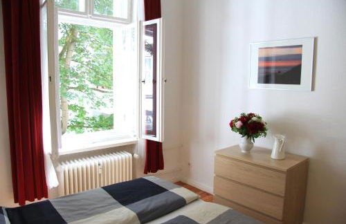 Nollendorf Apartments - 1 separate bedroom and 1 living room with sofa bed in Motzstraße - Foto 20