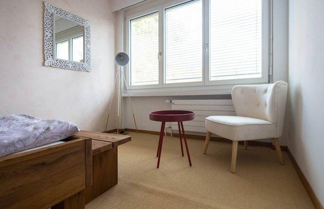 Luxury Apartment With Smart TV Free Parking Large Garden - Photo 11