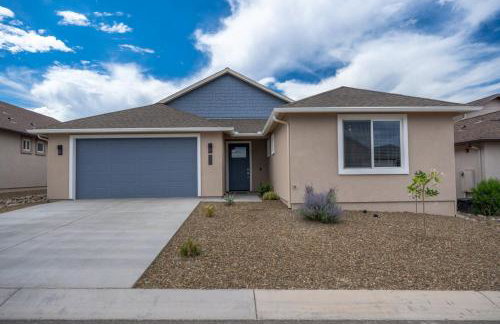 Stunning Views + Hot Tub + Location! 3 bed/3 bath - Foto 41