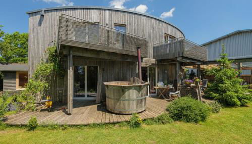 Ferienhaus Dornstetten: Sonniges Design Haus: Kamin, Sauna, Hot Pot, Zaun - Foto 4, Garden