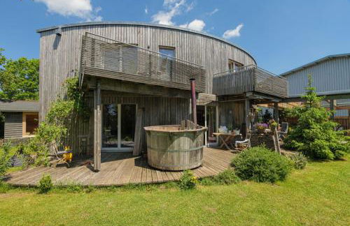 Ferienhaus Dornstetten: Sonniges Design Haus: Kamin, Sauna, Hot Pot, Zaun - Foto 4